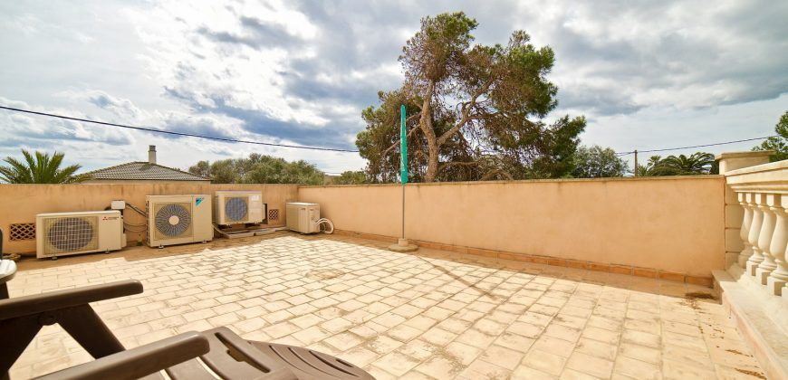Chalet en Cala Llombards con una excelente ubicación
