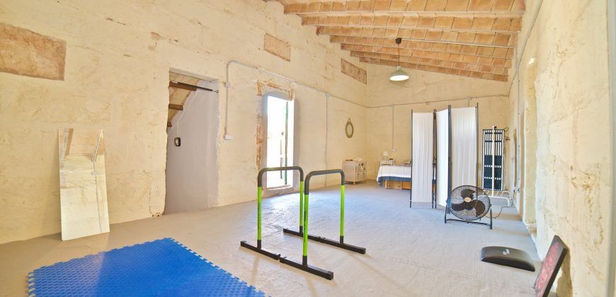 Casa de pueblo en venta con jardín en Ses Salines