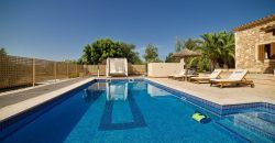 Preciosa casa de campo con piscina junto a Campos