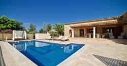 Preciosa casa de campo con piscina junto a Campos