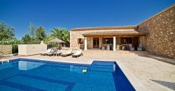 Preciosa casa de campo con piscina junto a Campos