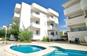 Apartment for rent in Colonia de Sant Jordi: Functionality, pool, and seaside living