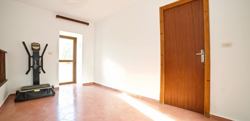 Casa con amplio jardín en Ses Salines