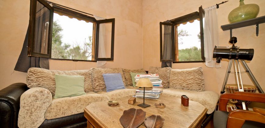 Encantadora casa de campo con amplio jardín junto a Sineu