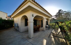 Chalet with Private Pool for Rent in Cala Anguila, Mallorca