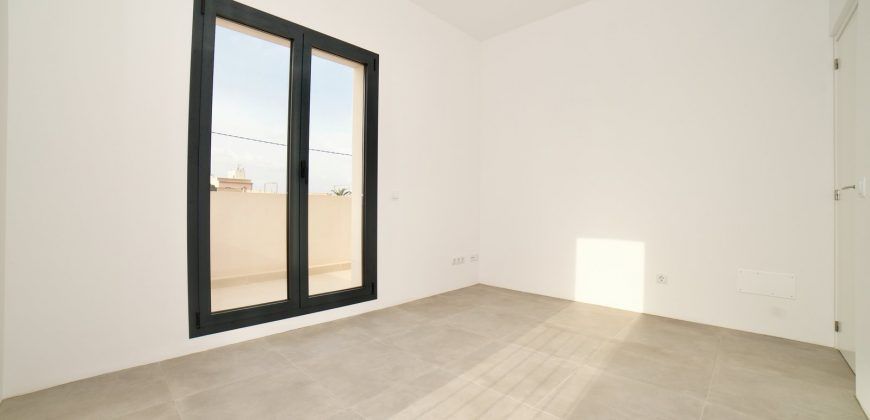 Impecable casa de pueblo reformada con jardín y piscina en Santanyí