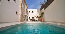 Impecable casa de pueblo reformada con jardín y piscina en Santanyí
