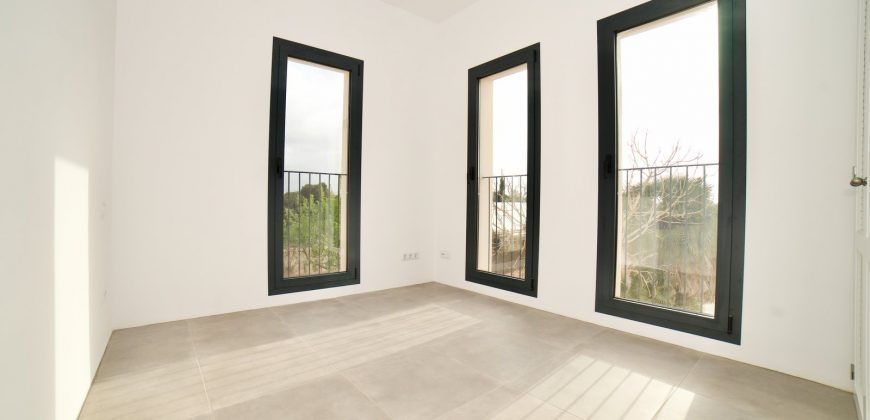 Impecable casa de pueblo reformada con jardín y piscina en Santanyí