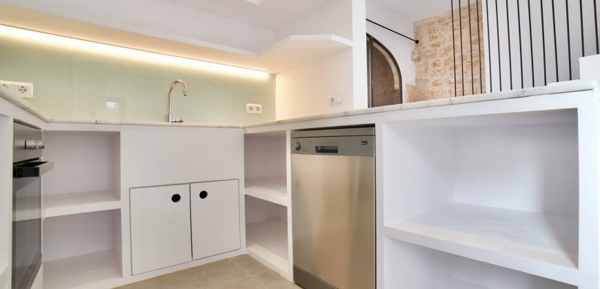 Impecable casa de pueblo reformada con jardín y piscina en Santanyí