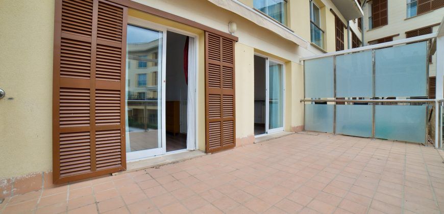 Piso con amplia terraza y piscina en Campos