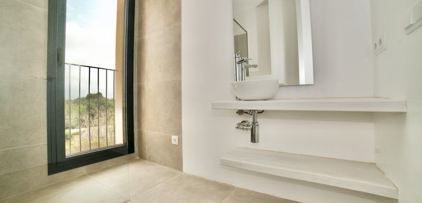 Impecable casa de pueblo reformada con jardín y piscina en Santanyí