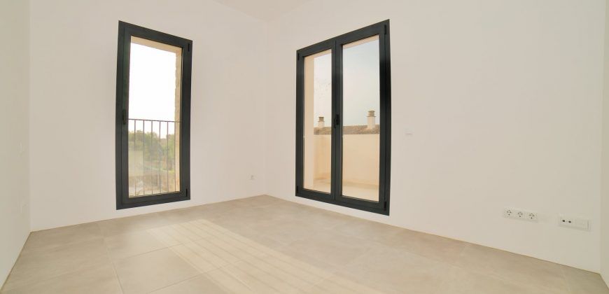 Impecable casa de pueblo reformada con jardín y piscina en Santanyí