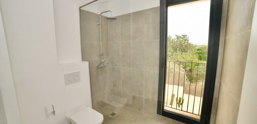 Impecable casa de pueblo reformada con jardín y piscina en Santanyí