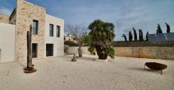 Impecable casa de pueblo reformada con jardín y piscina en Santanyí