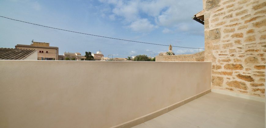 Impecable casa de pueblo reformada con jardín y piscina en Santanyí
