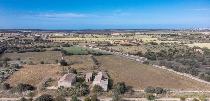 Land for sale next to Ses Salines with old buildings
