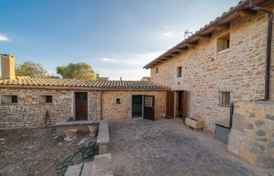 Casa de pueblo con terrazas en Es Llombards