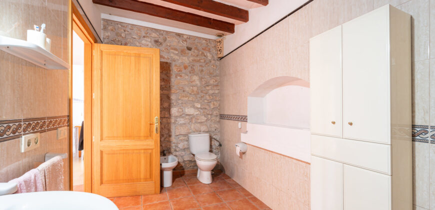 Casa de pueblo con terrazas en Es Llombards