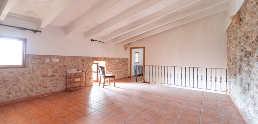 Casa de pueblo con terrazas en Es Llombards