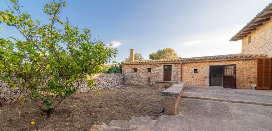 Casa de pueblo con terrazas en Es Llombards