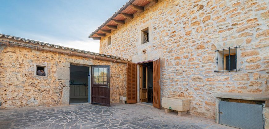 Casa de pueblo con terrazas en Es Llombards
