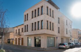 Corner Commercial Space for Rent in Central Ses Salines