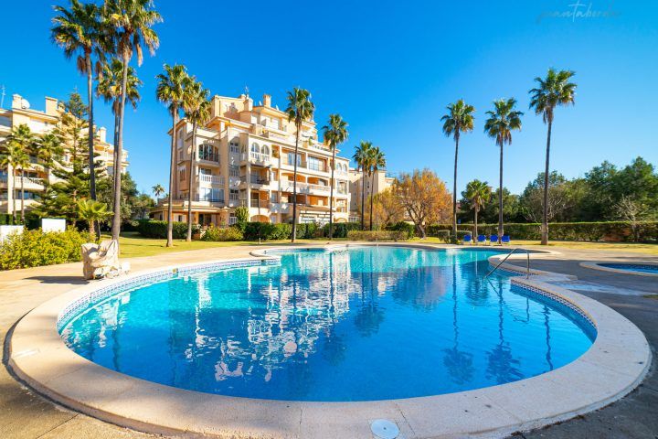 Ground floor apartment for sale with swimming pool in Sa Coma