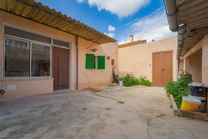 Casa de pueblo en alquiler con amplio patio en Campos