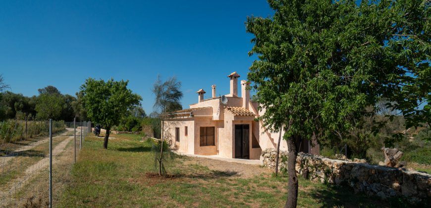 Country House for Rent in Sineu – Natural Surroundings, Mountain Views and Private Garden