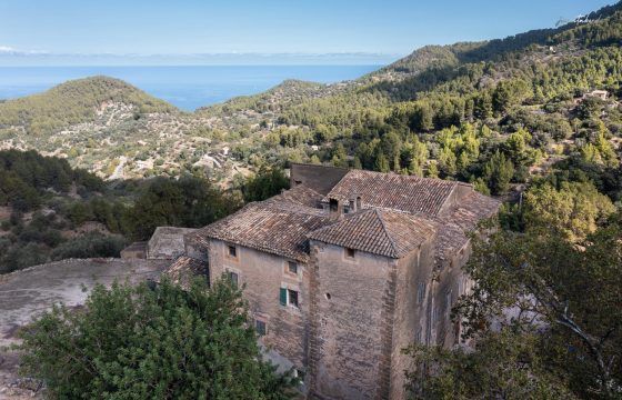 Venta de posesión histórica en Mallorca: Un legado arquitectónico único con vistas al mar junto a Estellencs