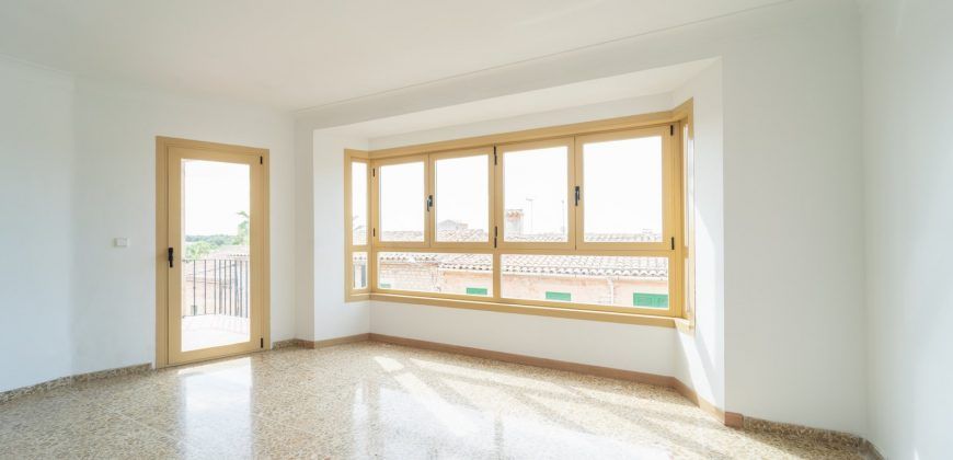 Geräumige Wohnung mit Terrasse in ausgezeichnetem Zustand in Es Llombards, Mallorca