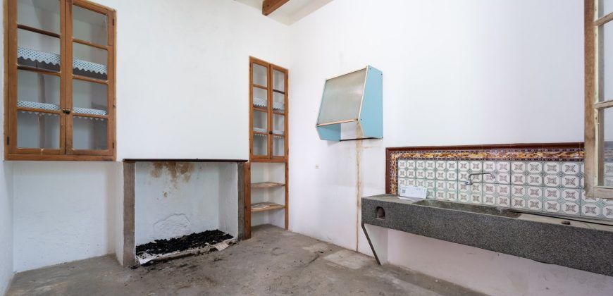 Amplia casa de pueblo en venta en Son Maciá (Manacor)