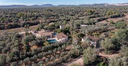 Casa de campo en venta con piscina y casa de invitados en Campos