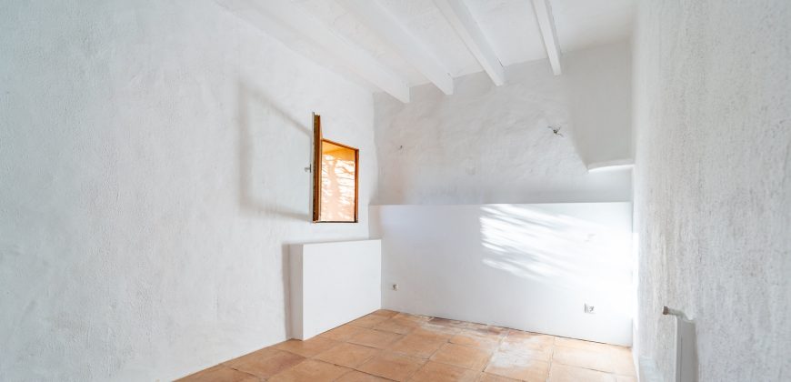 Beautiful country house to rent with swimming pool in Algaida