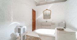 Beautiful country house to rent with swimming pool in Algaida