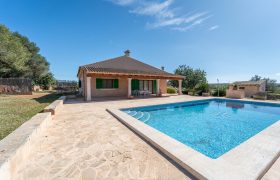 Casa de campo con piscina en alquiler junto a Ses Salines