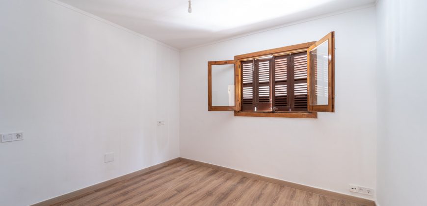 Renovated ground floor apartment to rent with a massive terrace in Cala Santanyi