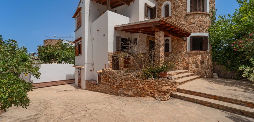 Renovated ground floor apartment to rent with a massive terrace in Cala Santanyi