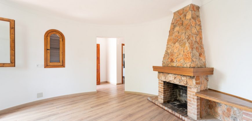 Renovated ground floor apartment to rent with a massive terrace in Cala Santanyi