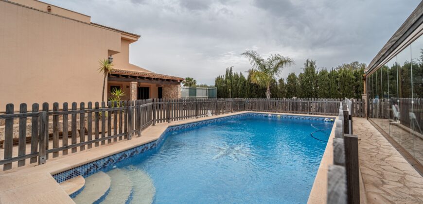Chalet independiente con jardín y piscina propios en venta en Portocolom