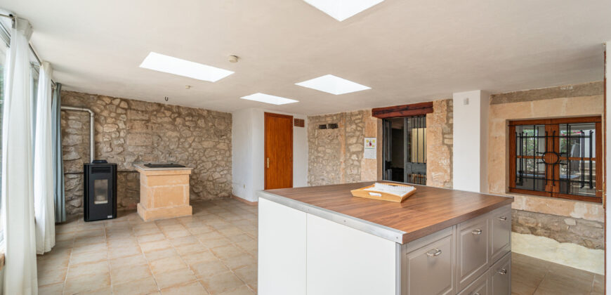 Charming town house to rent in Montuïri