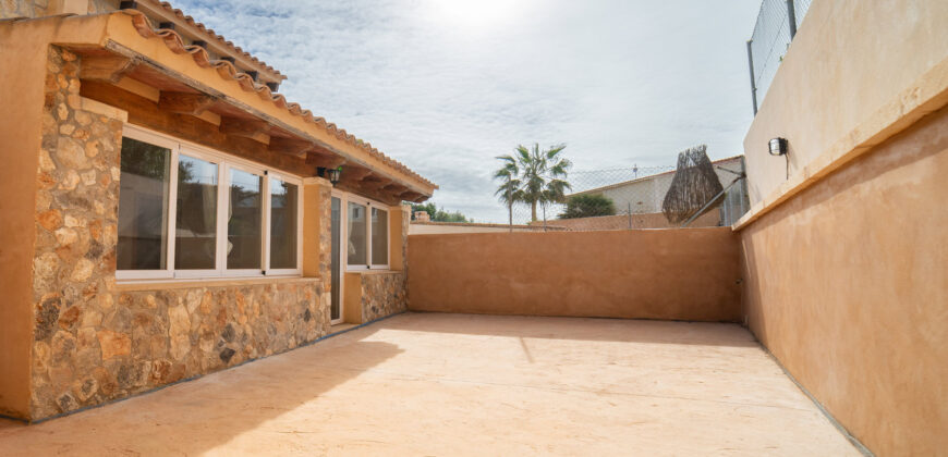 Chalet junto al mar en alquiler en Cala Llombards