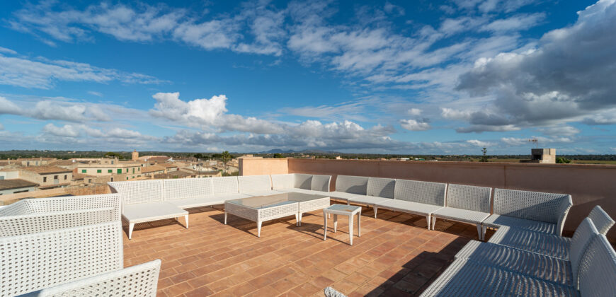 Stadthaus zu verkaufen mit Pool und Meerblick in Ses Salines