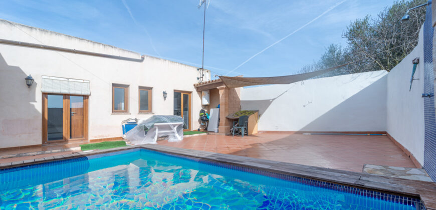 Casa de pueblo con piscina en venta en Ses Salines