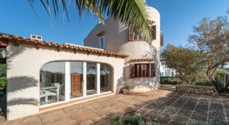 Chalet en venta en Cala Llombards con vistas al mar