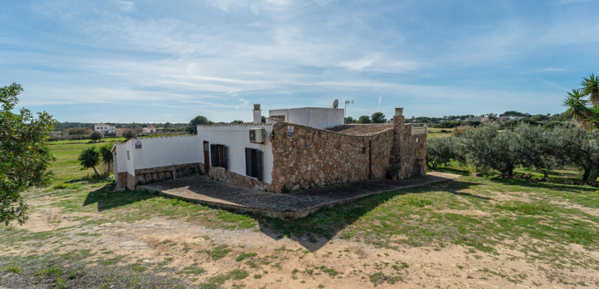 Rustikale Finca zum Verkauf in Colonia de Sant Jordi, nahe dem Strand und Ses Salines