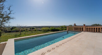 House with sea views and pool in Ses Salines