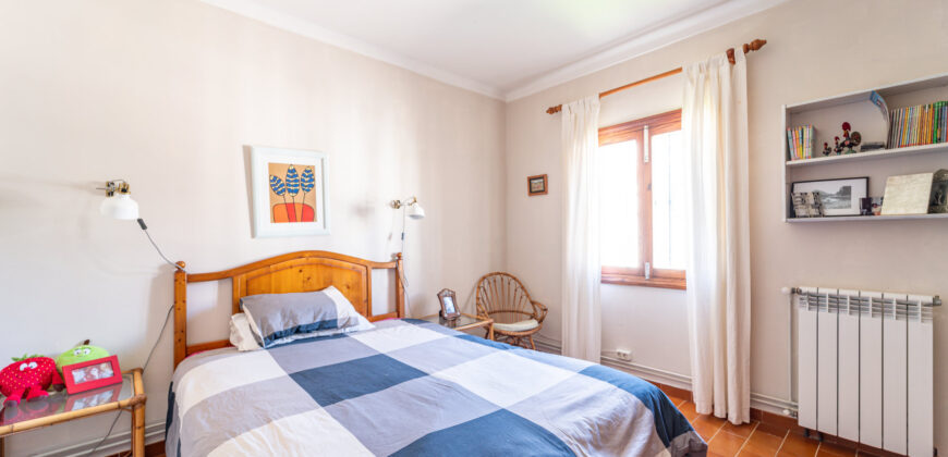 House with sea views and pool in Ses Salines
