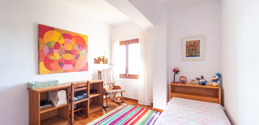 House with sea views and pool in Ses Salines