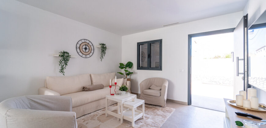 Casa en planta baja en venta en Colonia de Sant Jordi con jardín y piscina privada